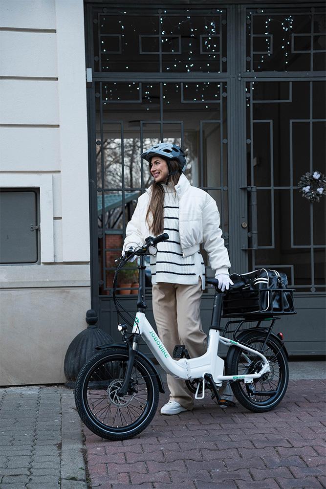 Folding Lightweight E-Bikes: Compact Design for Modern Urban Living Folding Lightweight E-Bikes: Compact Design for Modern Urban Living